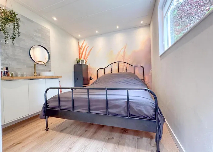 De Paradijsvogel * Haaren (North Brabant)